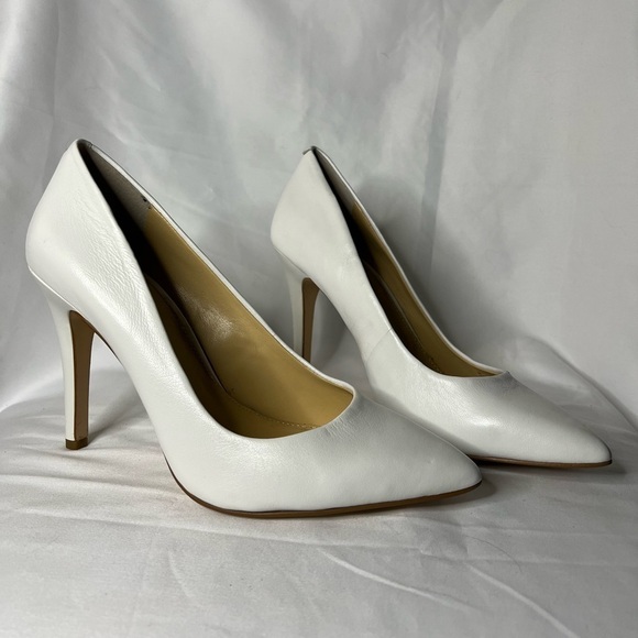 Gianni Bini White Leather Heels - Picture 7 of 7